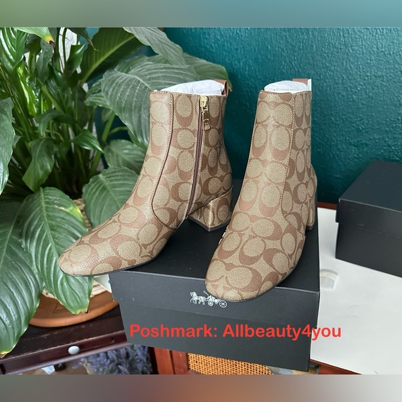 NIB - COACH Noah Bootie In Signature Canvas - size 6 US - Picture 14 of 16